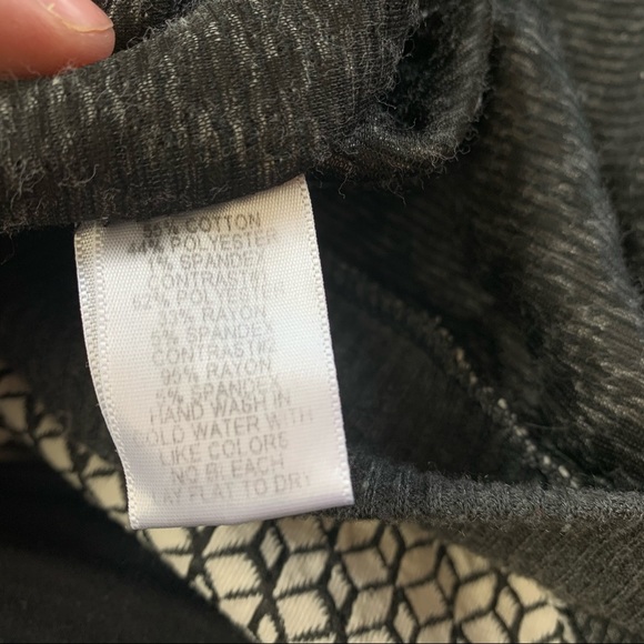 Women’s 1X Gibson Gray & White Patterned Sweater - Picture 11 of 12